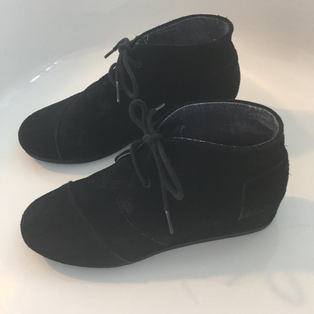Toms bootie wedges🖤